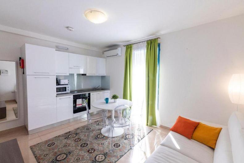The Caves Apartments سانت جوليان المظهر الخارجي الصورة